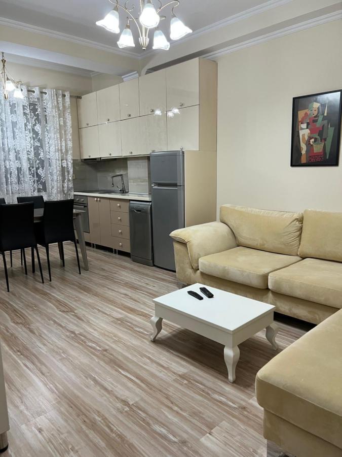 Ergi'S Host Apartment ティラナ エクステリア 写真