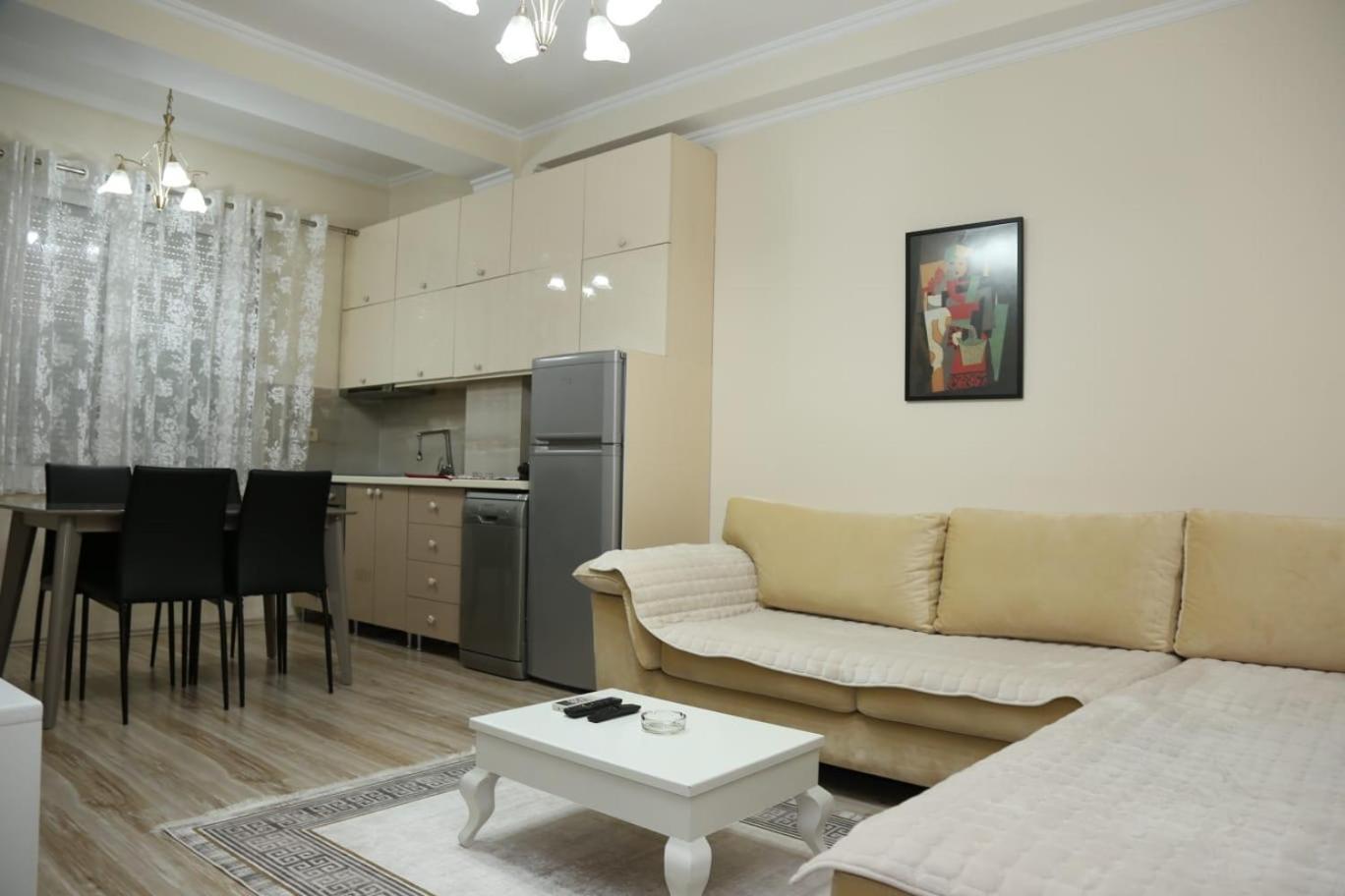 Ergi'S Host Apartment ティラナ エクステリア 写真